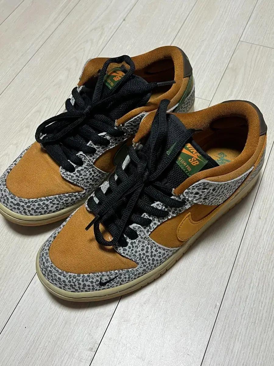 나이키 SB 덩크 로우 사파리 265