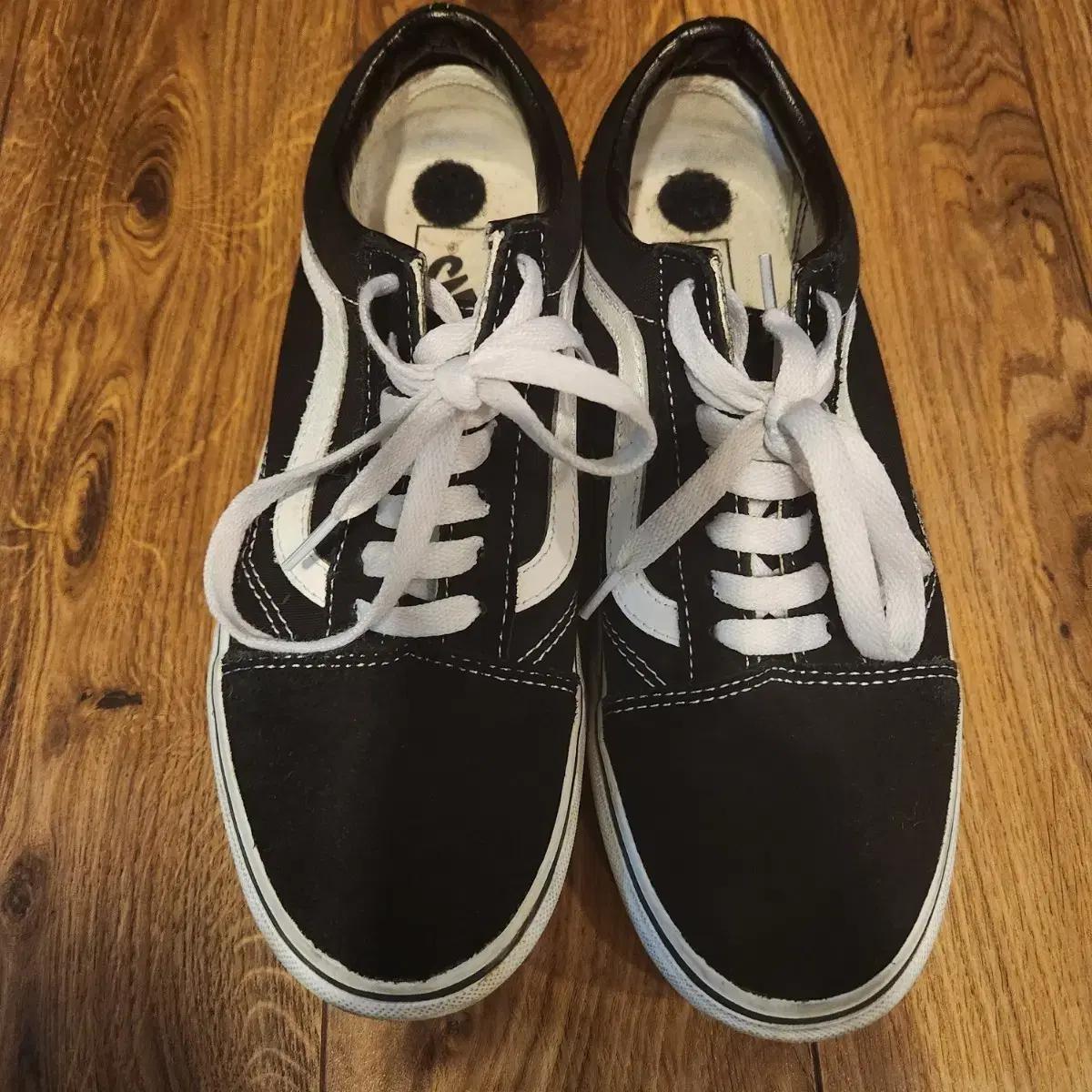 미국 반스 스니커즈 사이즈 US 6.0 남자 / US 7.5 여자