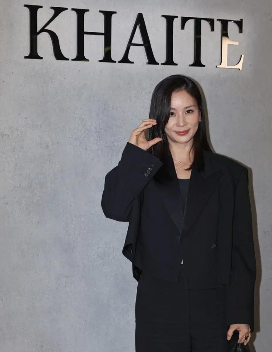 케이트(Khaite) 레이몬드 자켓 판매 합니다.