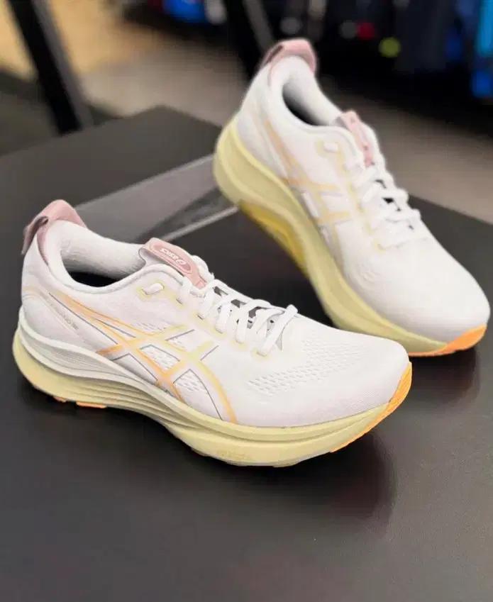 아식스 젤 카야노런닝화 마라톤화 오렌지 글로우 1011C051-101