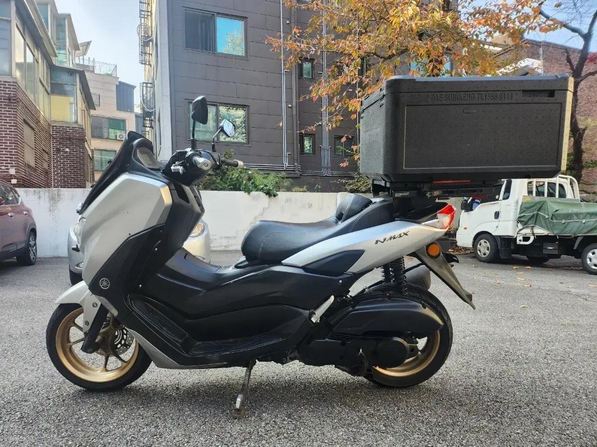 2023년식 nmax 엔맥스 앤맥스 125cc 오토바이 스쿠터 팝니다