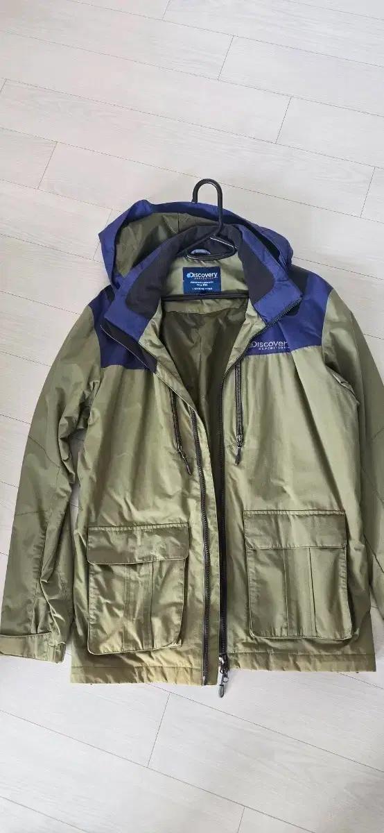 디스커버리 익스페디션 바람막이 105