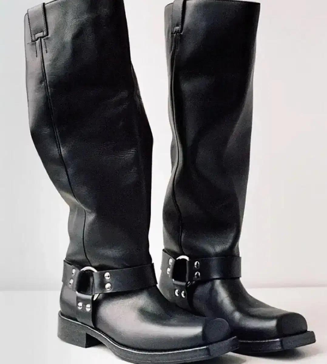 아크네스튜디오 스퀘어 토 비이커부츠 리사부츠