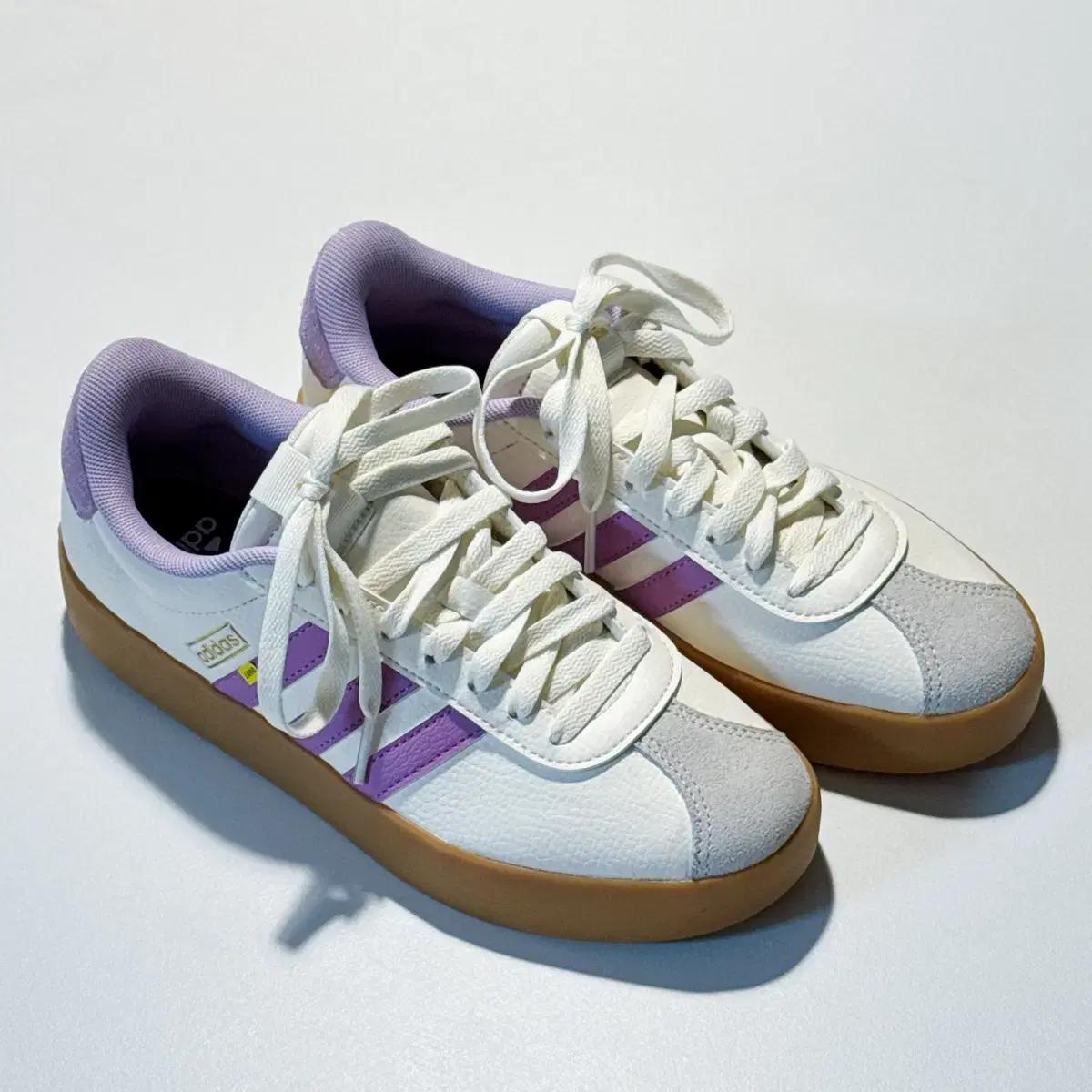 급처) 아디다스 스니커즈 여성 운동화 삼배 화이트 퍼플