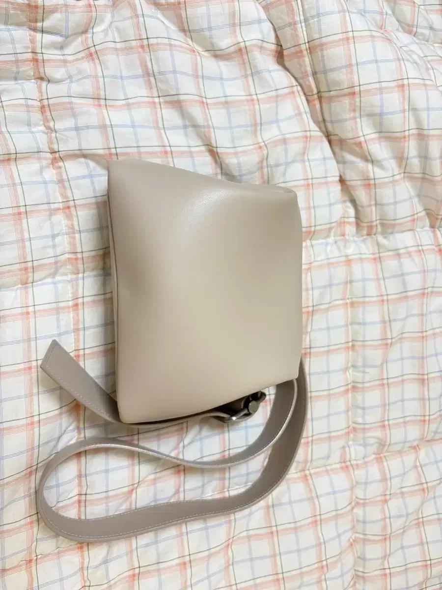 오소이osoi 미니브로트 크림/애쉬베이지 판매