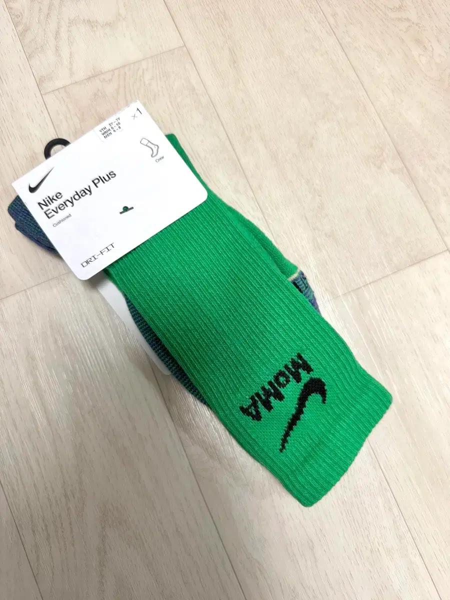 나이키 모마 에브리데이 삭스 M 새상품