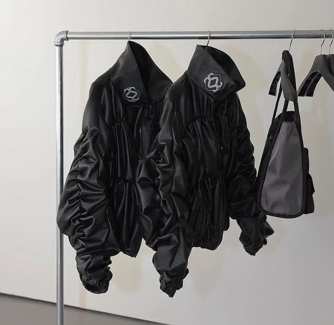 시월107 [siweol107] 셔링 점퍼