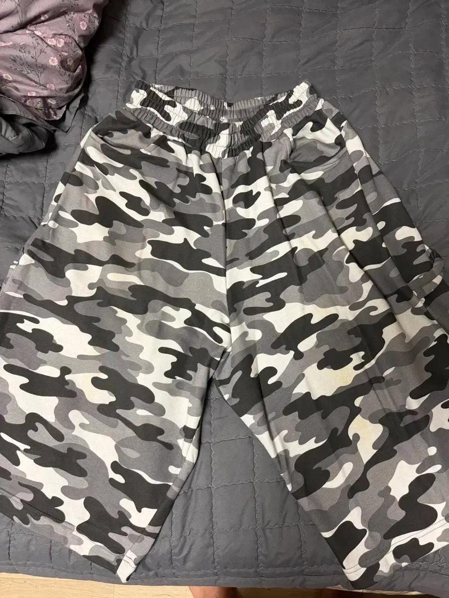 MJD 와이드 카펜터 버뮤다 팬츠 시티 카모