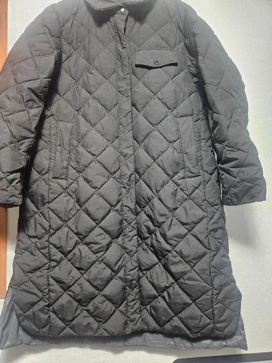 THE IZZAT 퀼팅 경량 구스다운롱코트