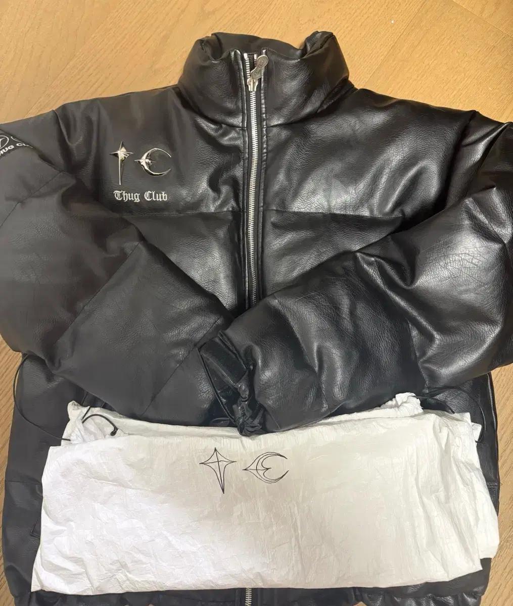 떠그클럽 패딩 3사이즈 정품 무하자 상품