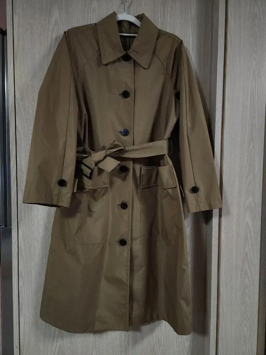 베이지색 여성 트렌치 코트