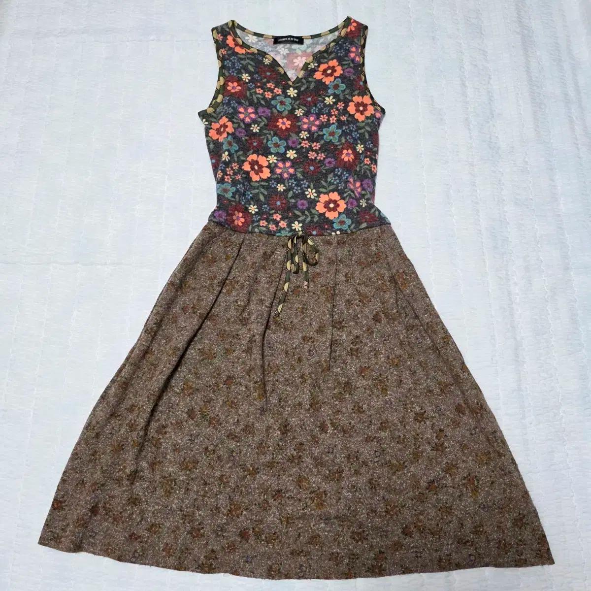 일본빈티지)히피모리걸st 라떼 로맨틱 브라운 꽃무늬 니트 민소매롱원피스