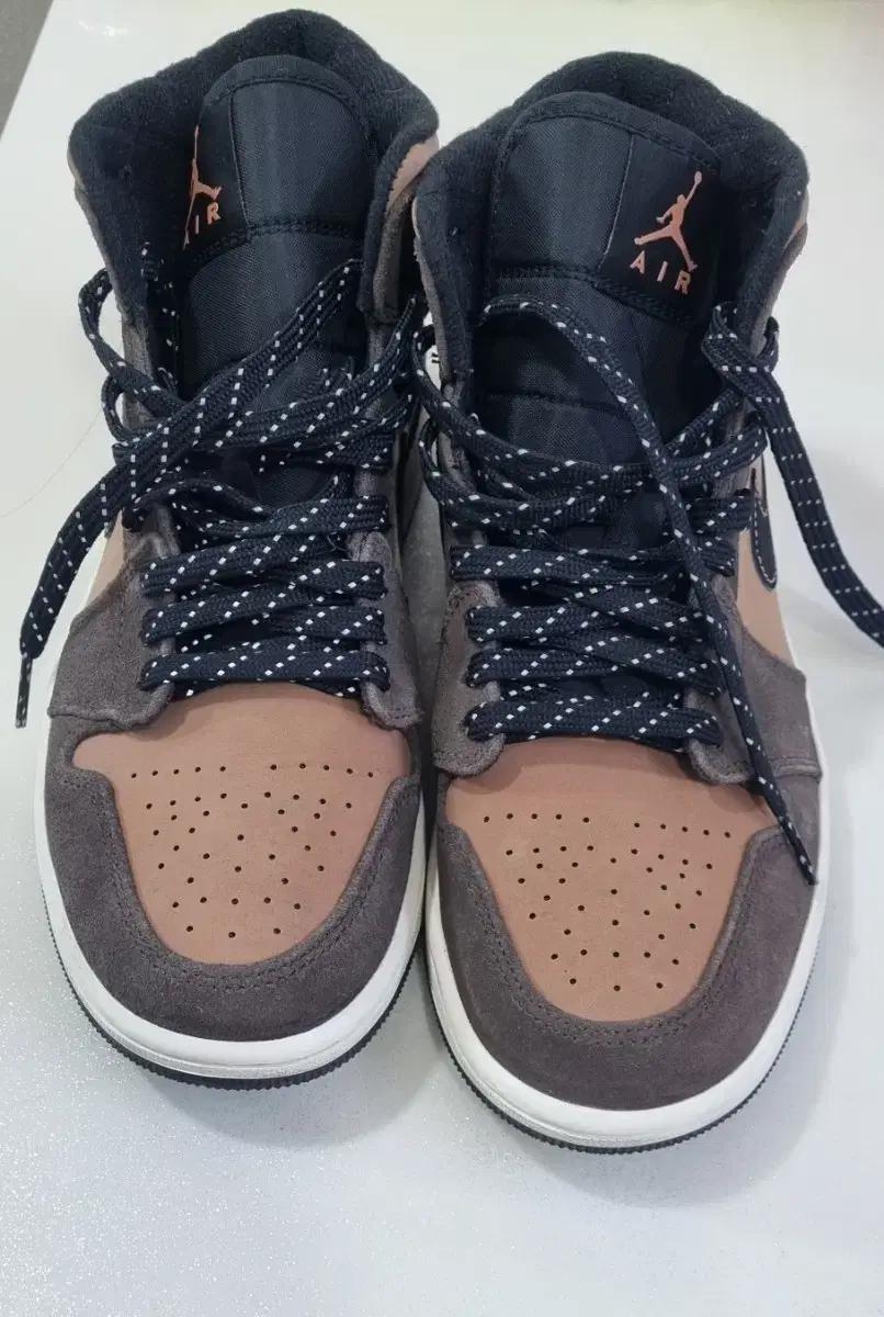 나이키 조던1 미드 SE 다크 초콜릿260