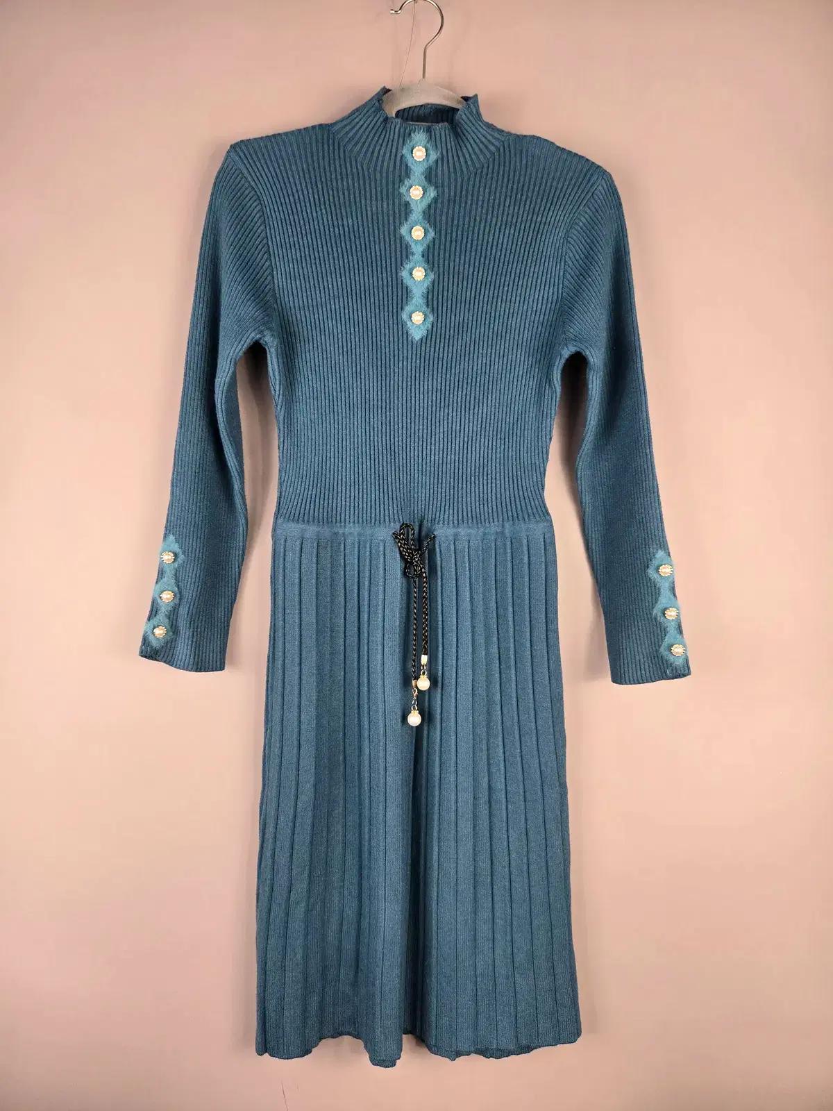 [무료배송]여성 F 단추 장식 니트 긴팔 미디 원피스