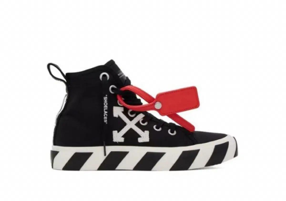 오프화이트 블랙 미드탑 스니커즈