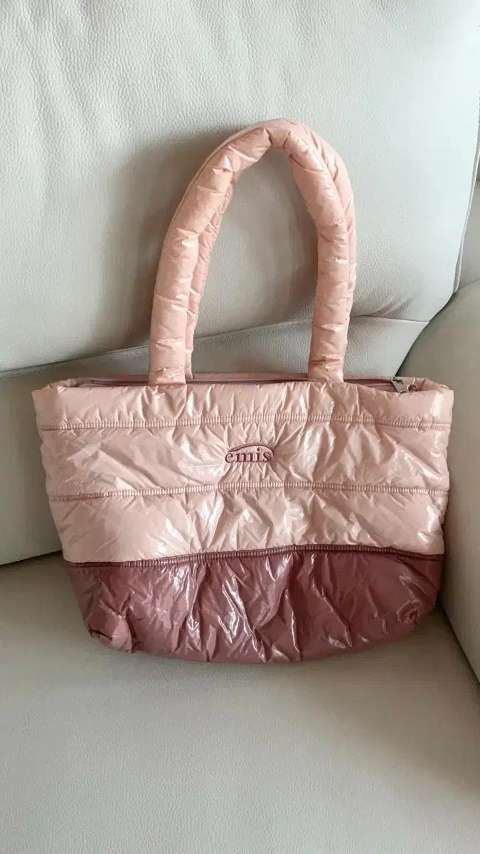이미스 글로시 패디드 토트백 핑크_emis glossy padded