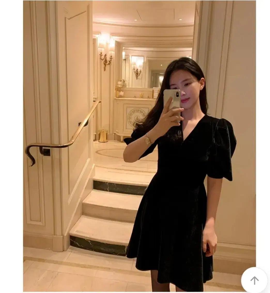 베니토 블랙 벨벳 미니 연말 원피스(사이즈 L)