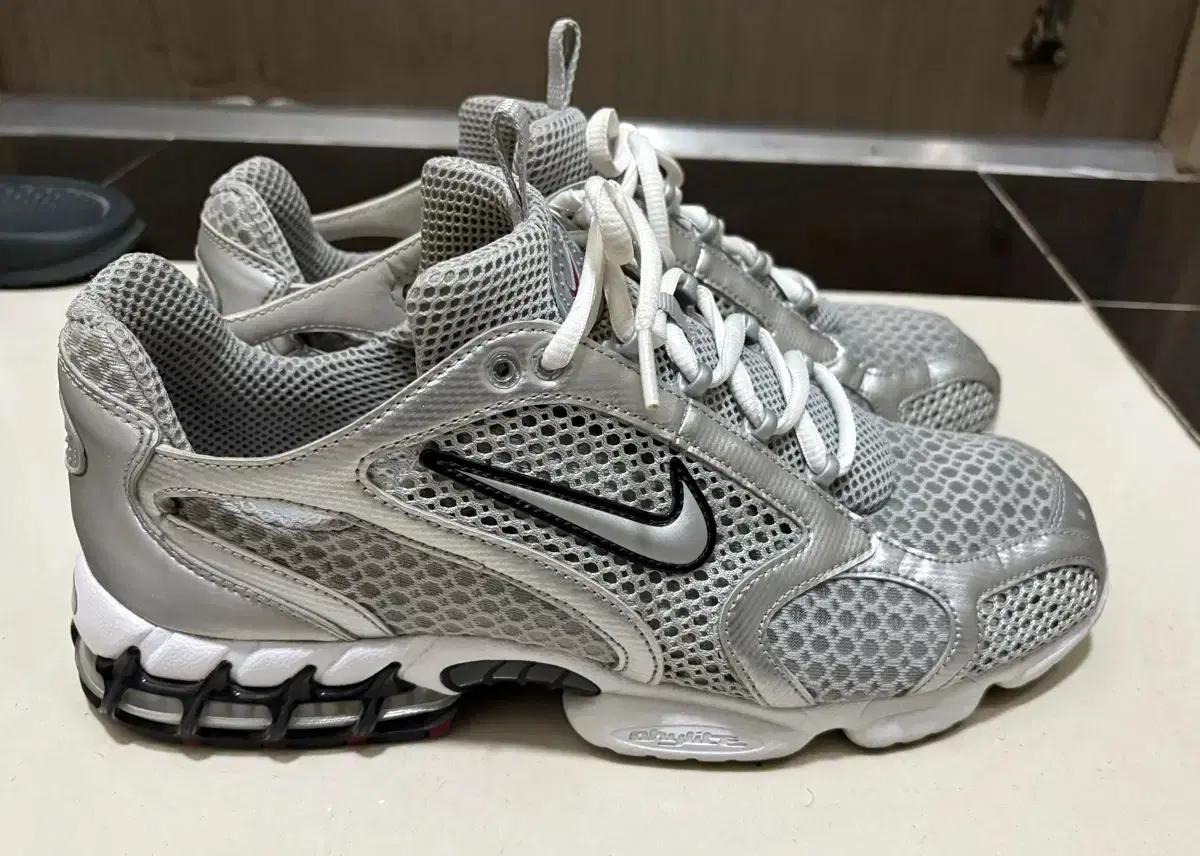 나이키 에어 줌 스피리돈 케이지2  295사이즈