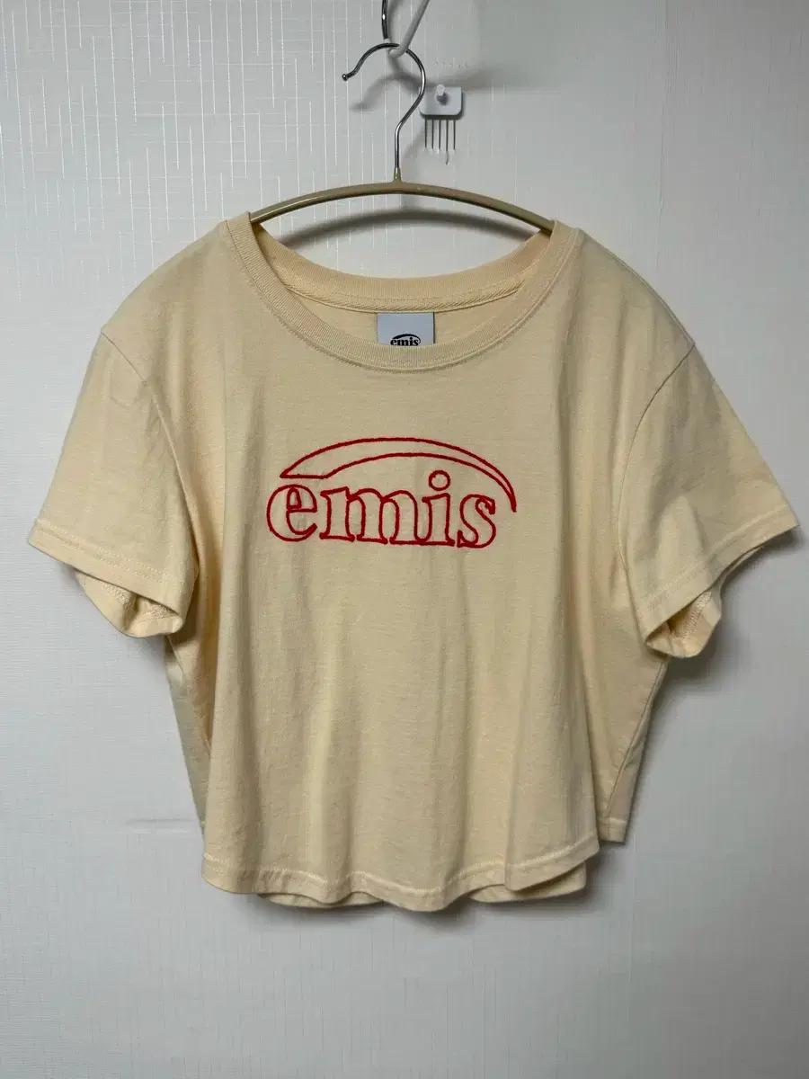 emis 이미스 로고 반팔티 아이보리