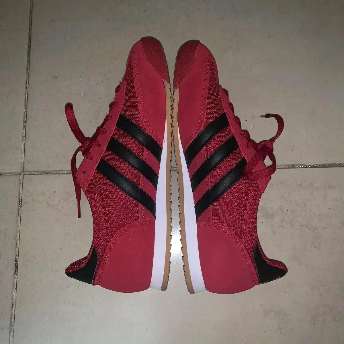 아디다스 R71팀 빅토리 레드 코어 블랙 255