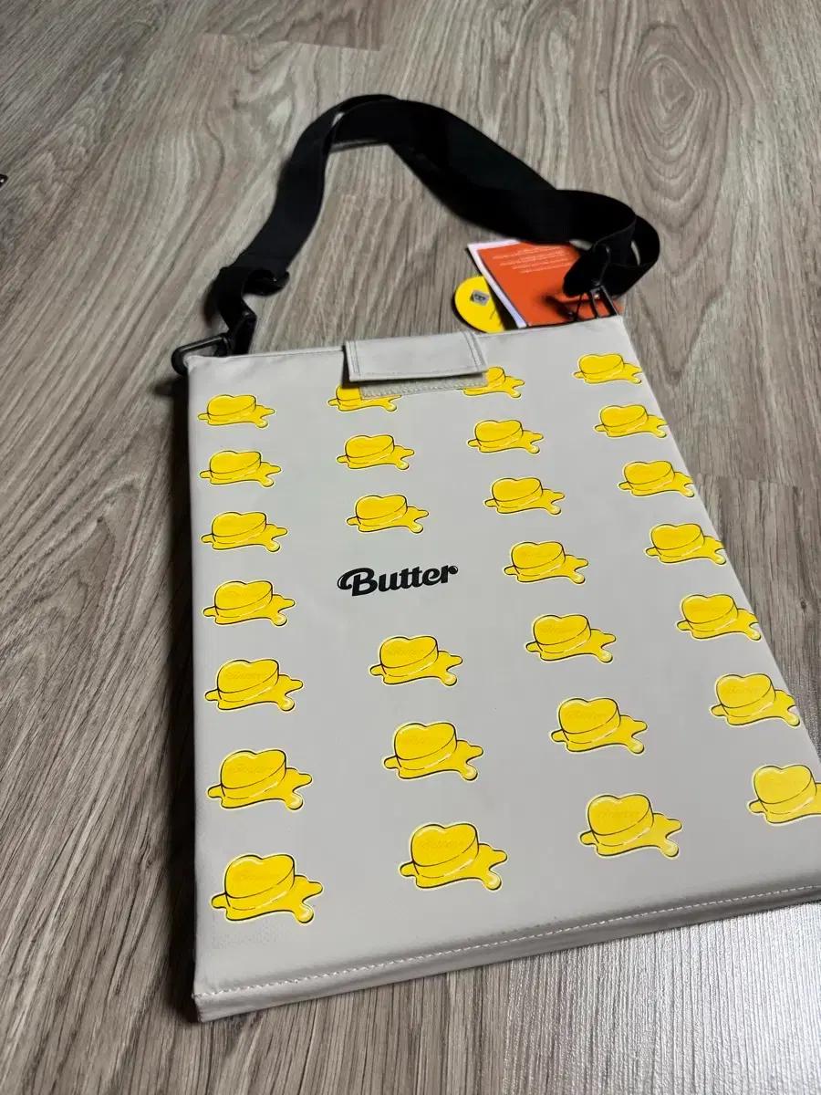 시디즈 방탄소년단 버터 (Butter) 콜라보 휴대용의자
