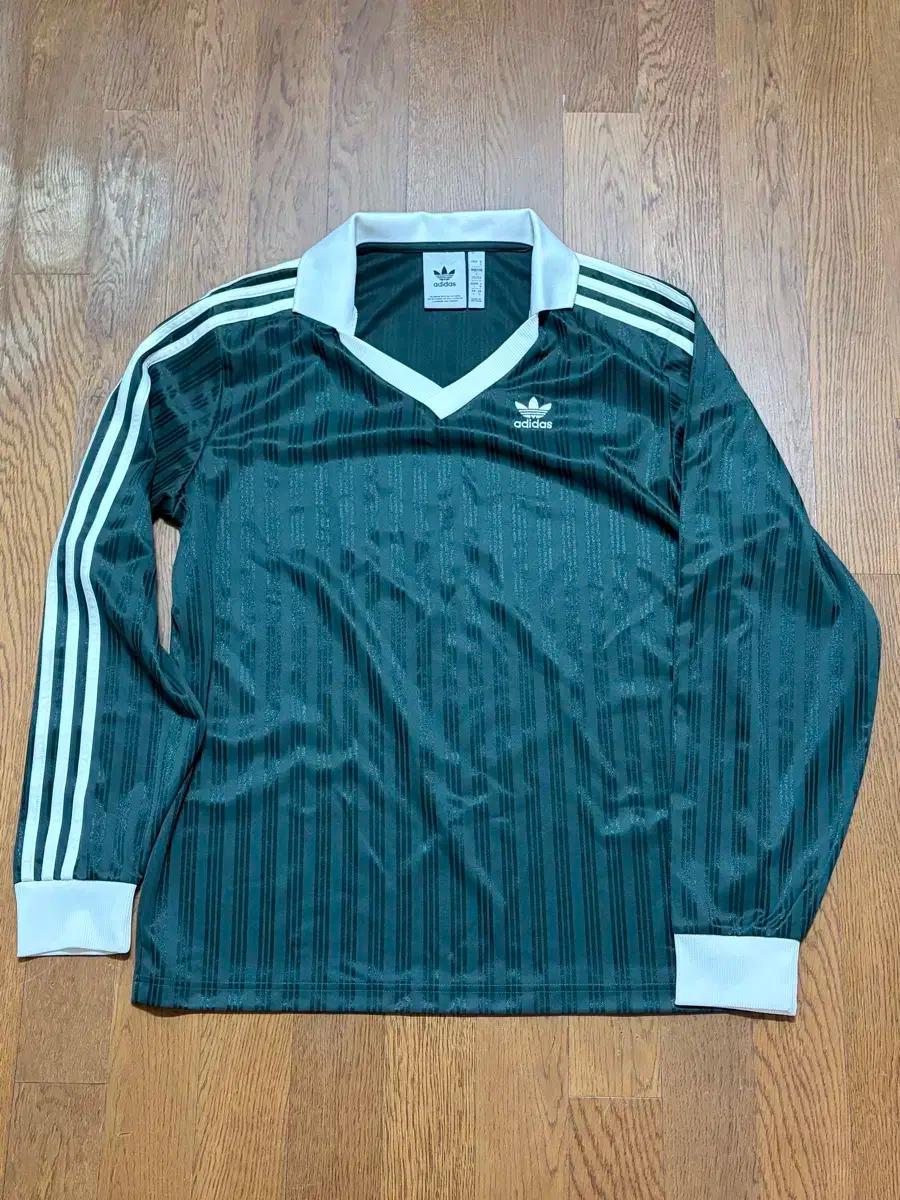 아디다스 풋볼 티 s사이즈