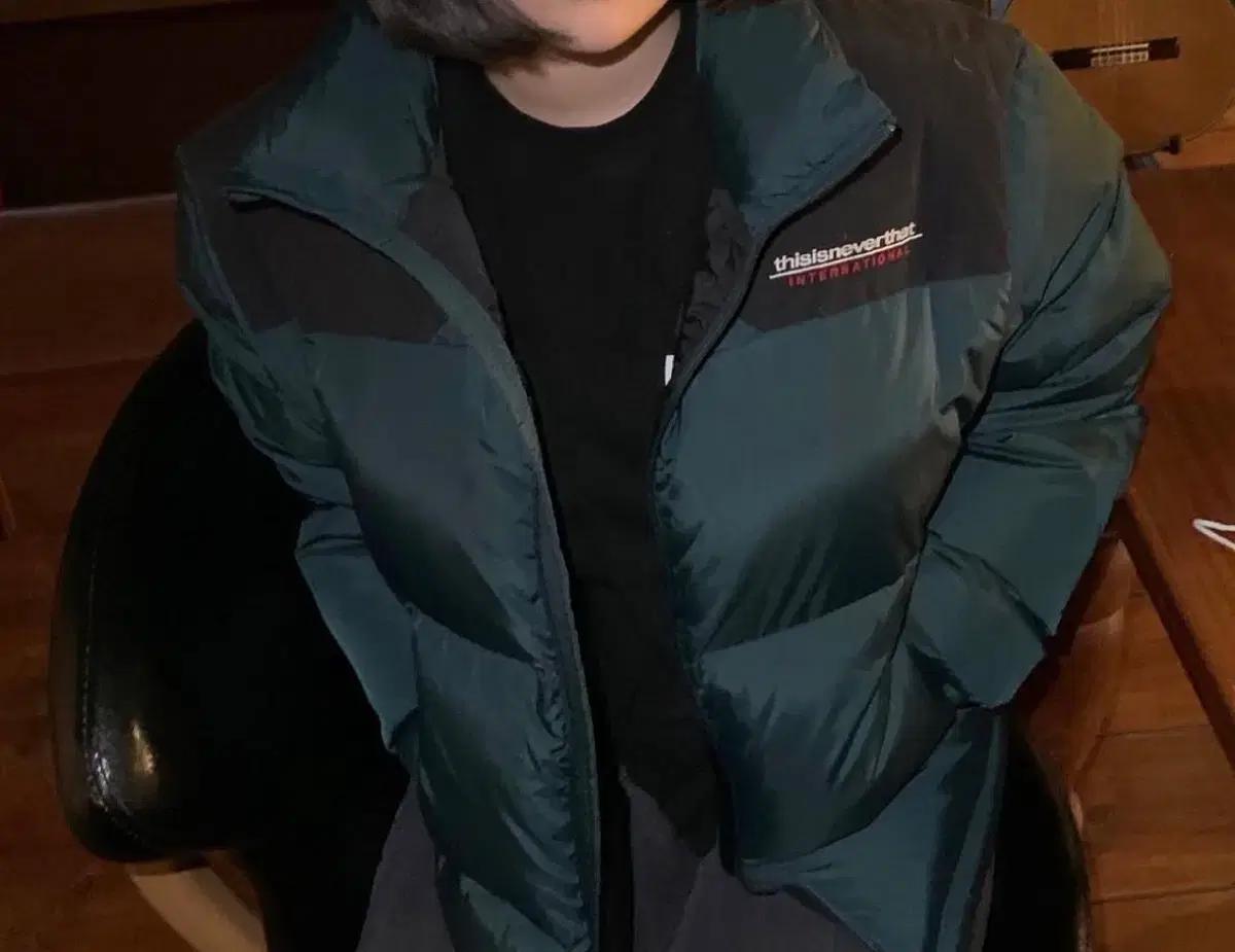 디스이즈네버댓 그린 덕다운 배색 패딩