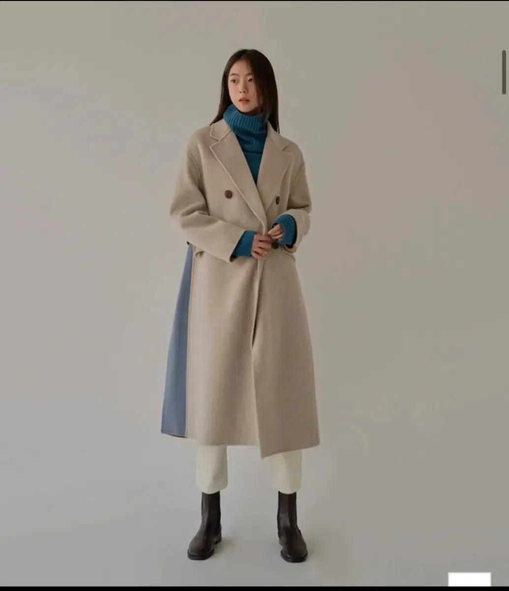 나무그림 베이지 배색 여성 겨울 롱코트