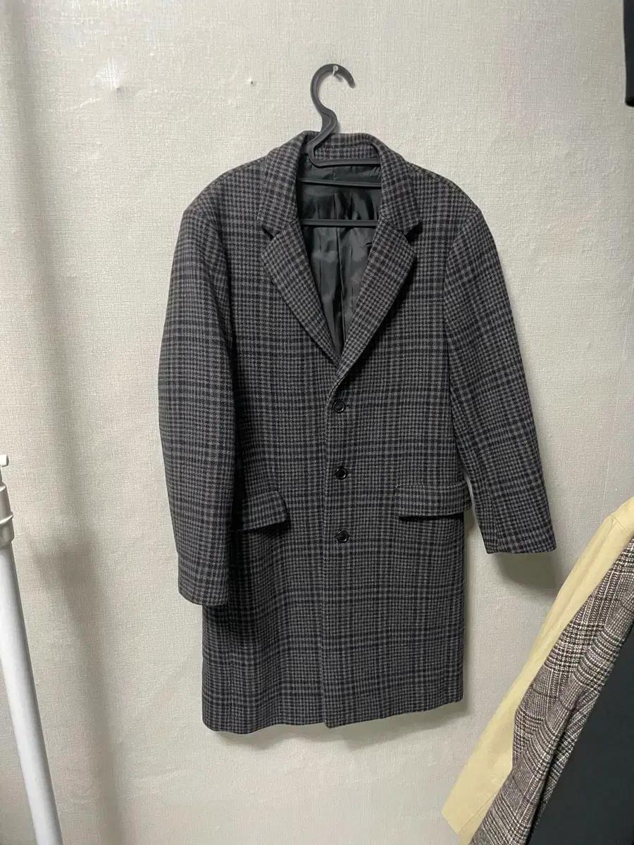 지오다노 체크무늬 브레스트 코트