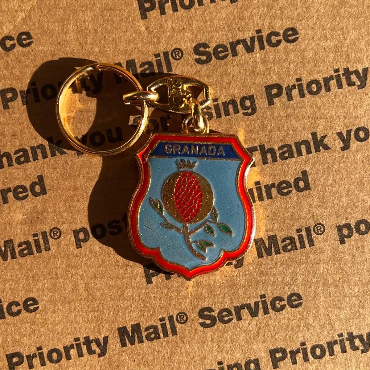 90s vtg Granada Crest Keyring