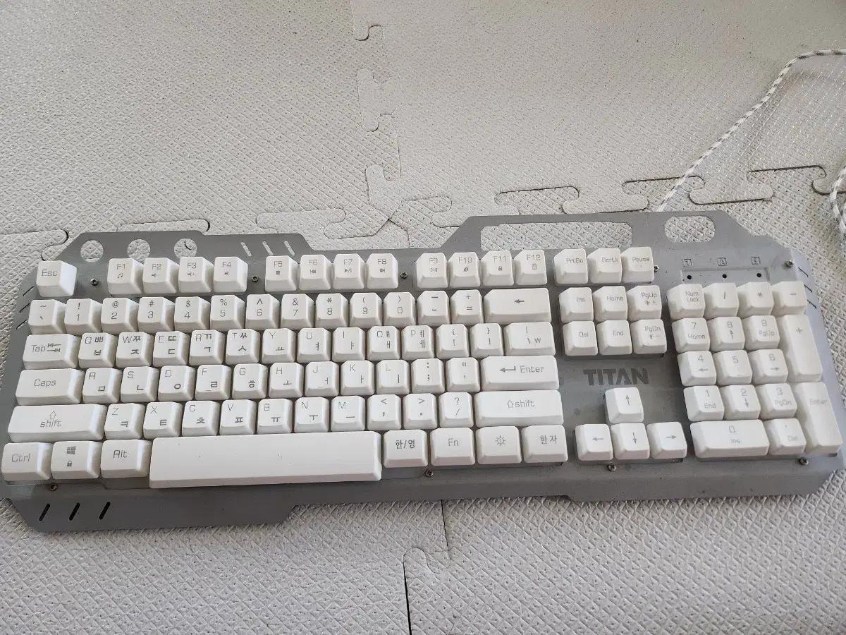 제닉스멤브레인 게이밍키보드 타이탄ve