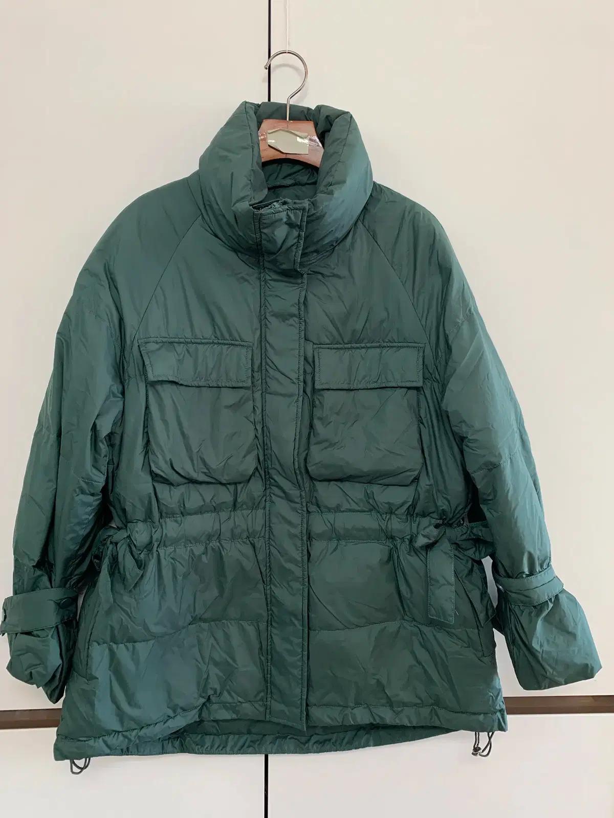노브랜드 덕다운 패딩 점퍼 그린 M사이즈 가볍고 따뜻한 겨울 아우터