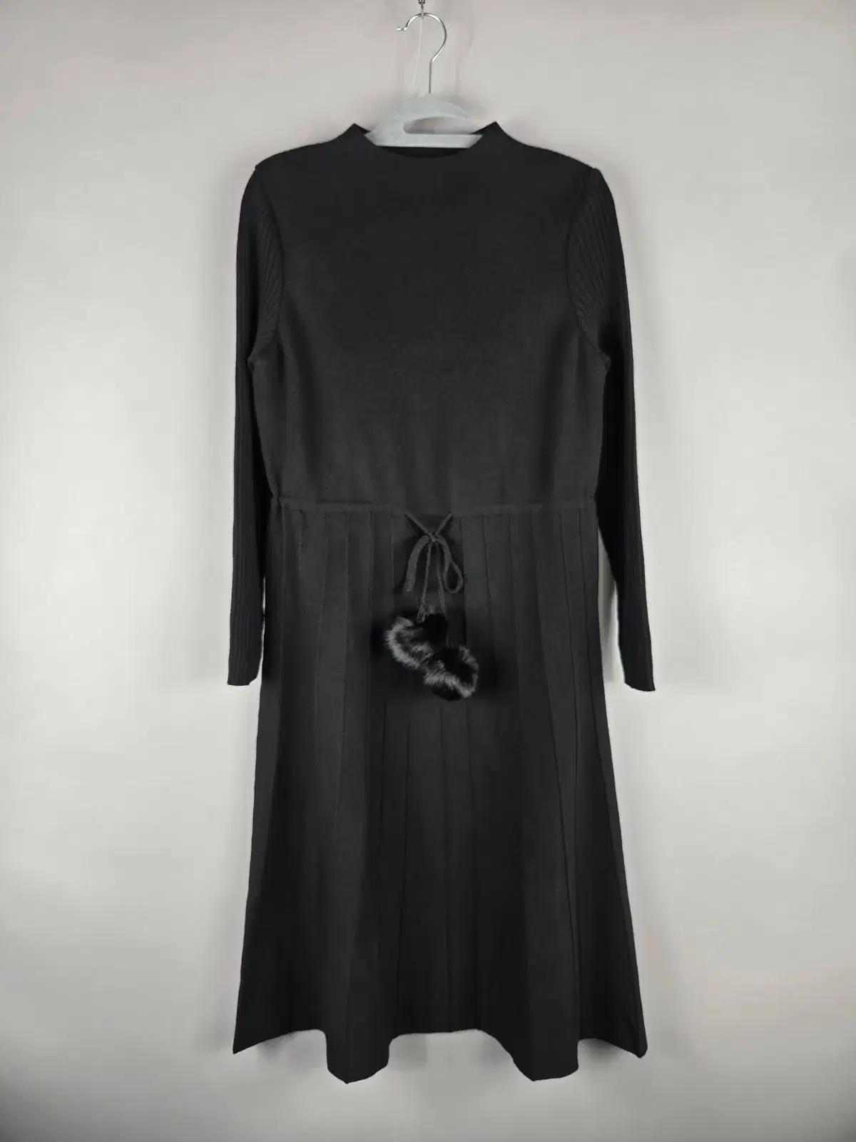 [무료배송]여성 F 방울 장식 니트 플레어 롱 원피스 블랙