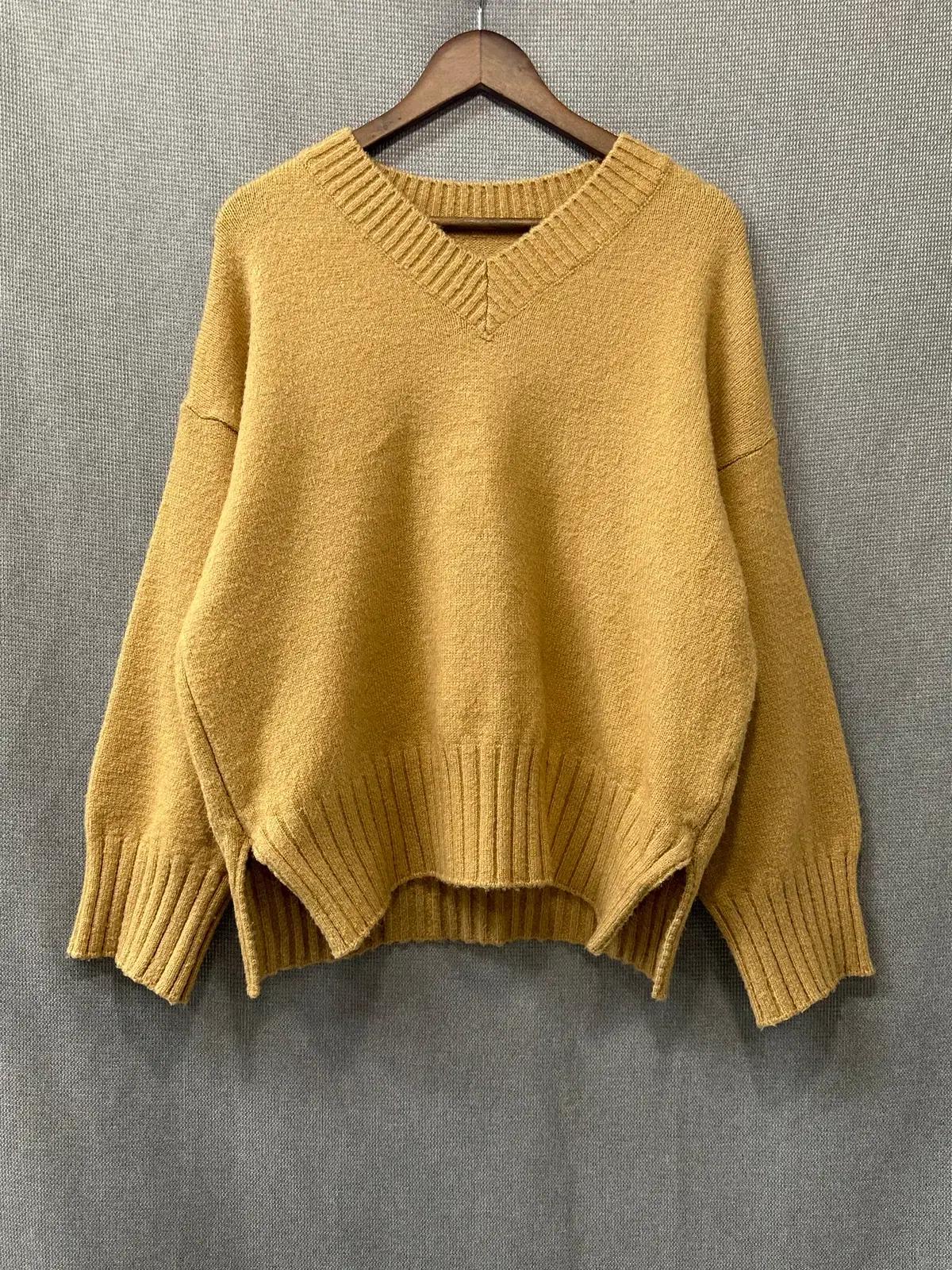 캐주얼 브이넥 루즈핏 니트