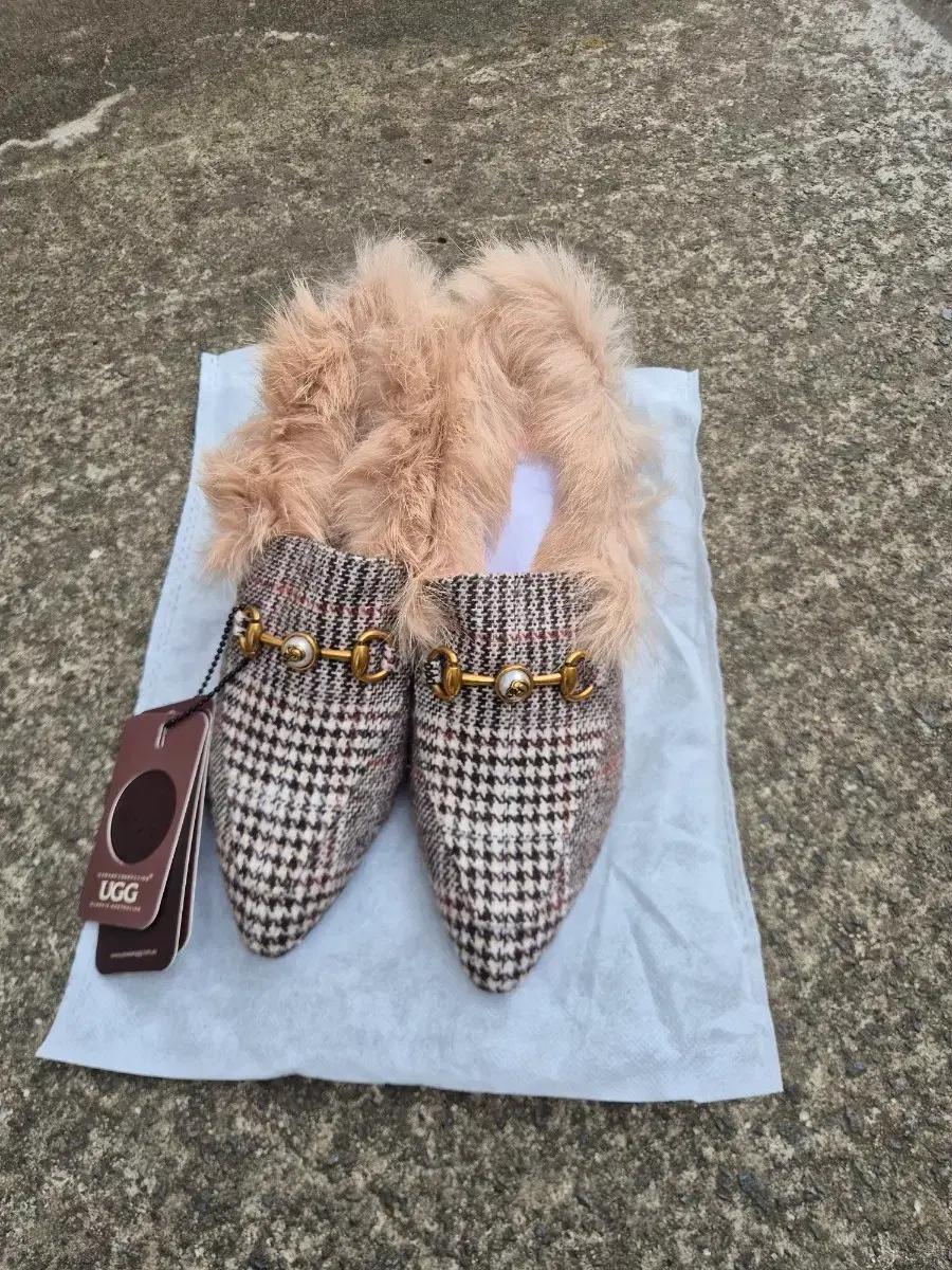 UGG 여성 35 220mm 어그 뮬 슬리퍼 체크 퍼 장식