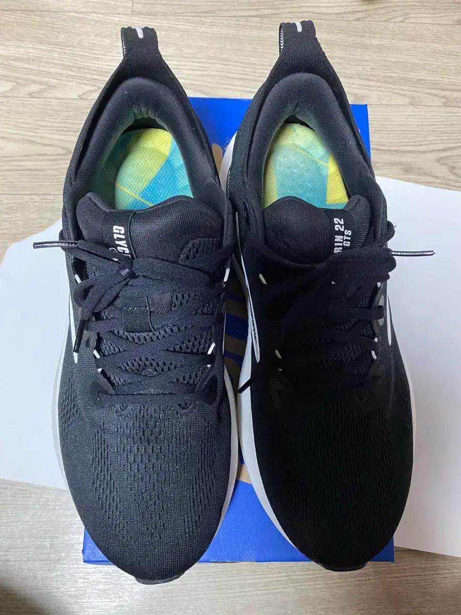 브룩스 글리세린 GTS22 와이드