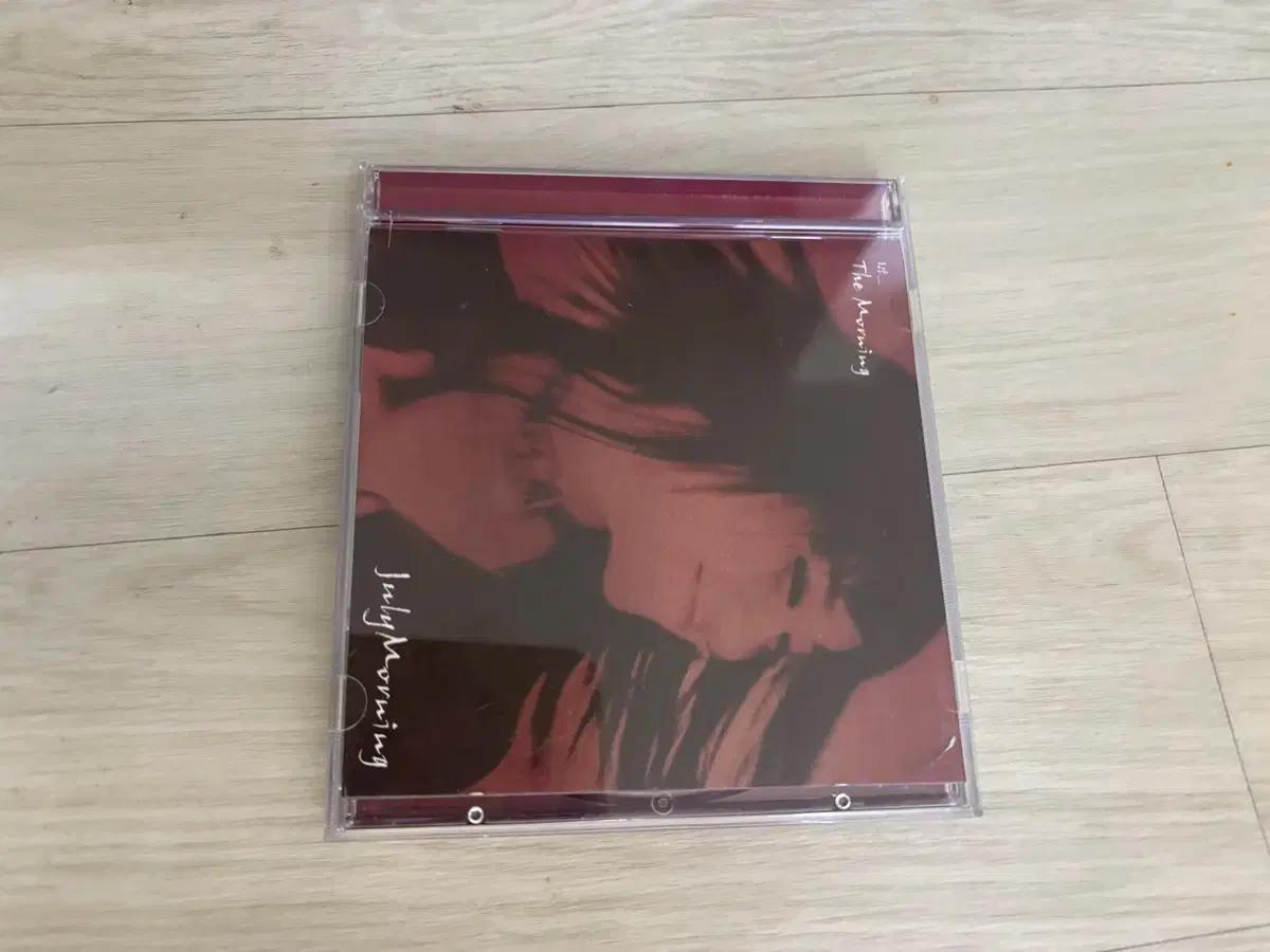 July Morning의 1집 앨범 CD입니다