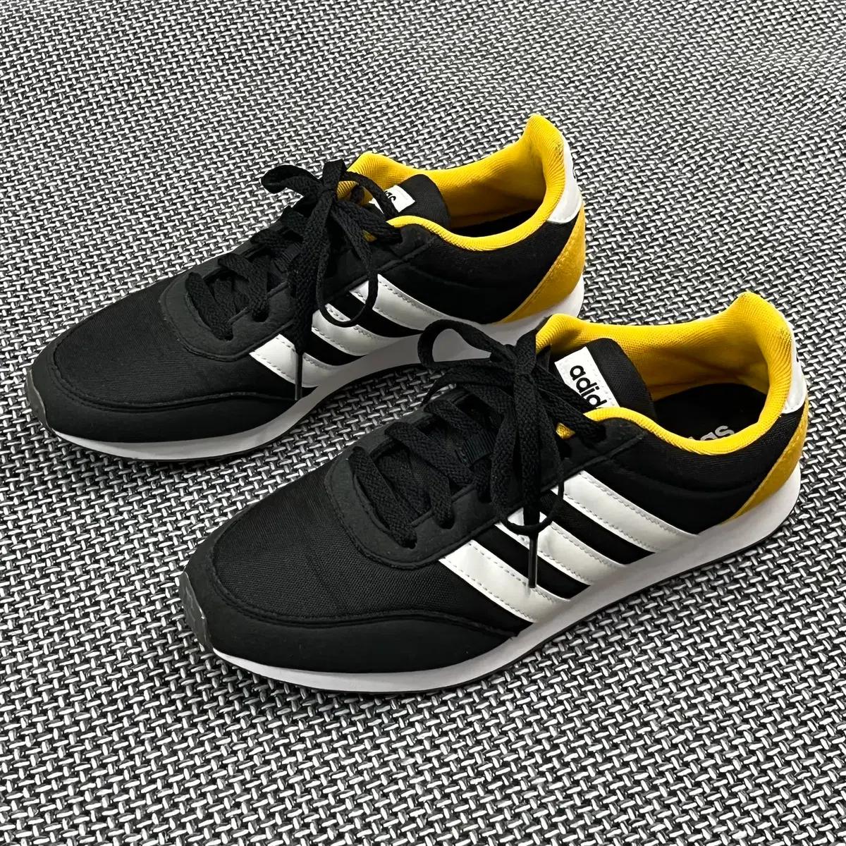 [신발250] 아디다스 운동화 스니커즈