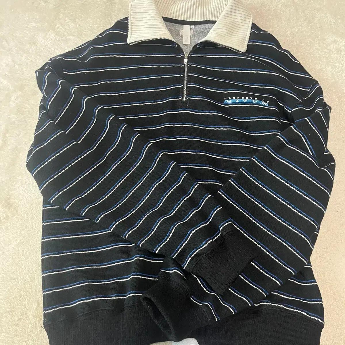 Kijun 기준 Logo Half Zip-Up Pullover UNISE
