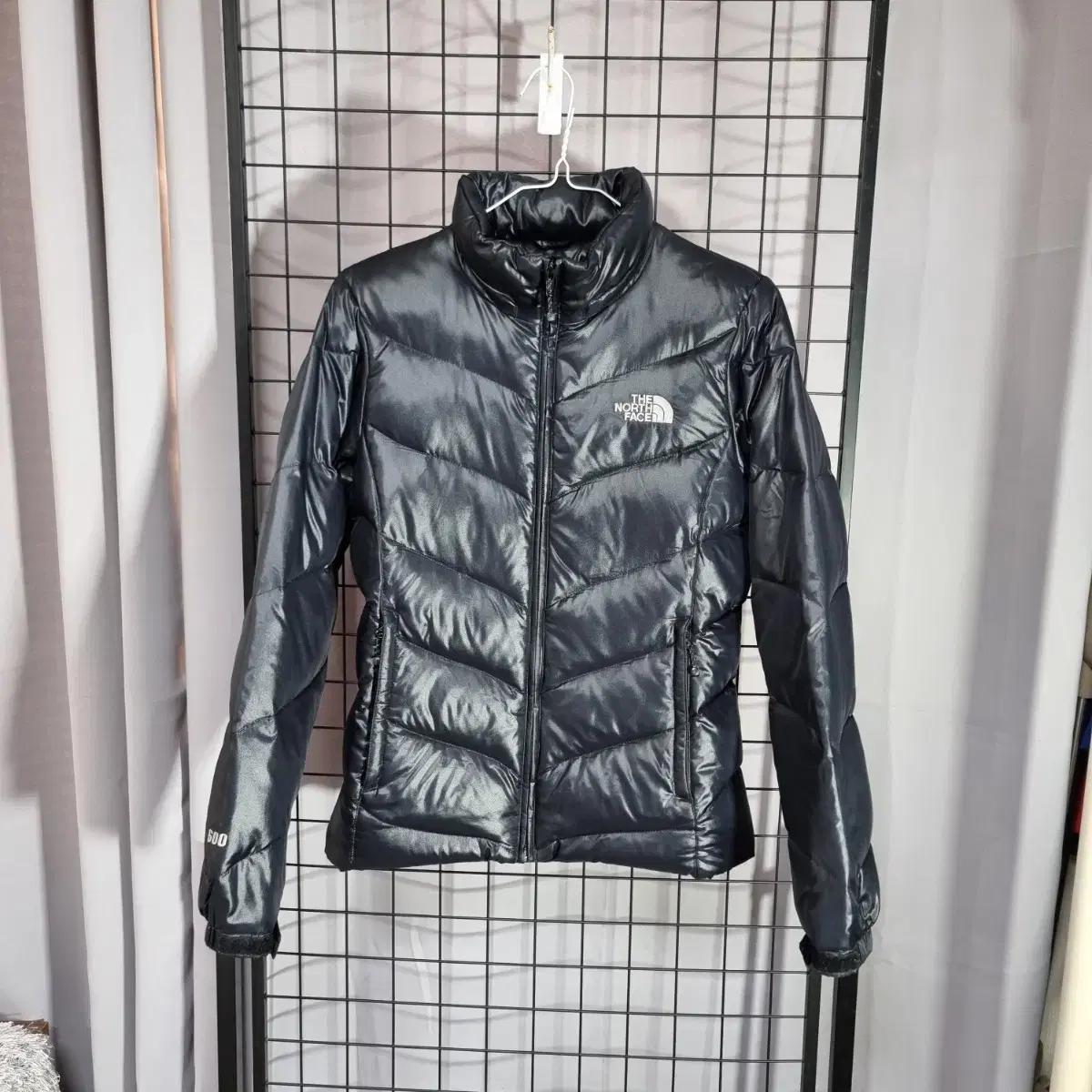 노스페이스 경량 패딩 600 여성 구스 다운 숏패딩 블랙 80