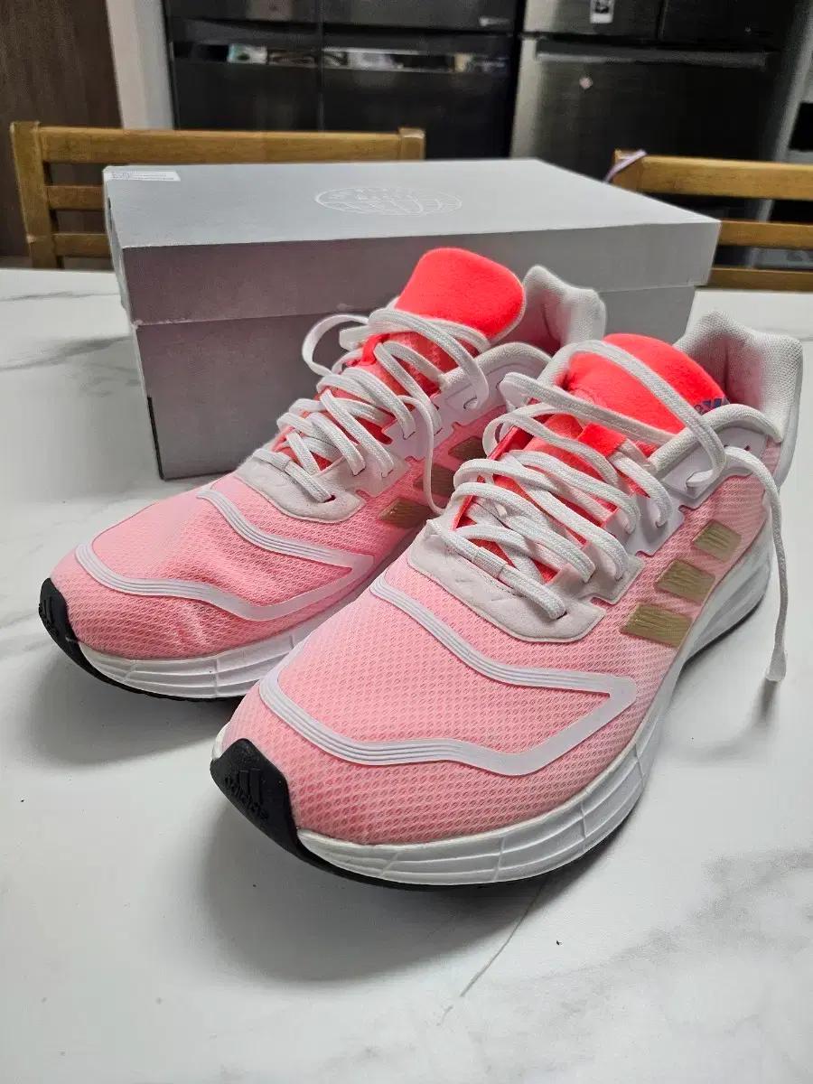 아디다스 러닝화 듀라모10 실착1회 표기275 추천270