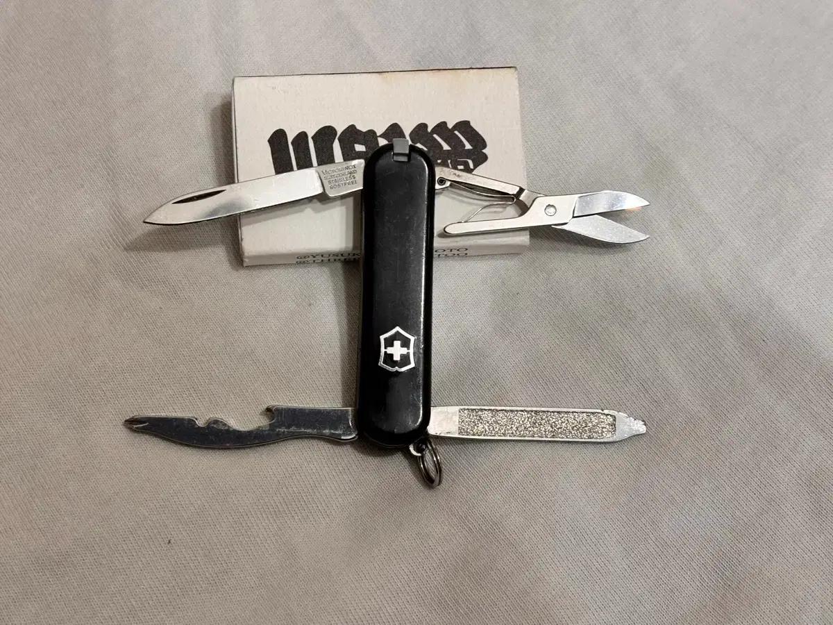 빅토리녹스 램블러 미니멀티툴 맥거이버킬 캠핑 공구