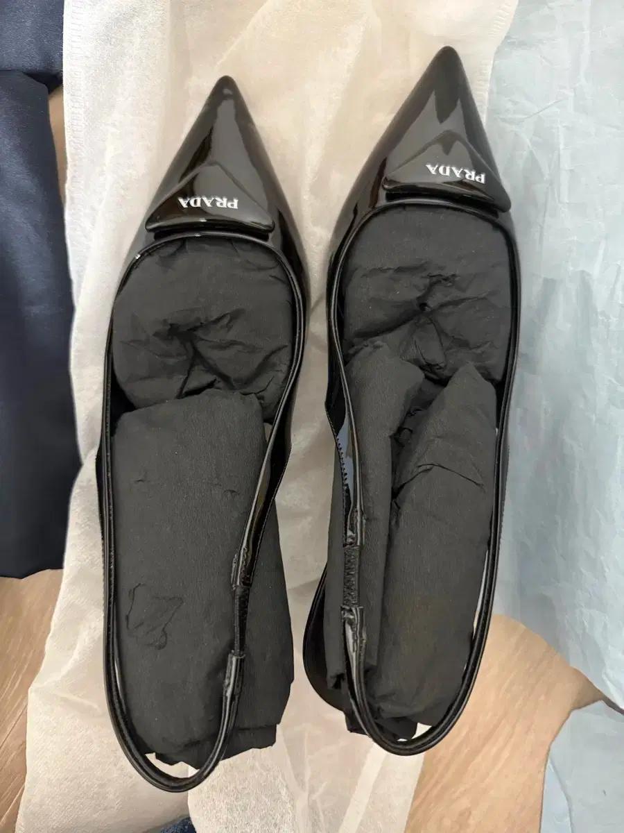 프라다 블랙 페이던트 펌프스힐 팝니다