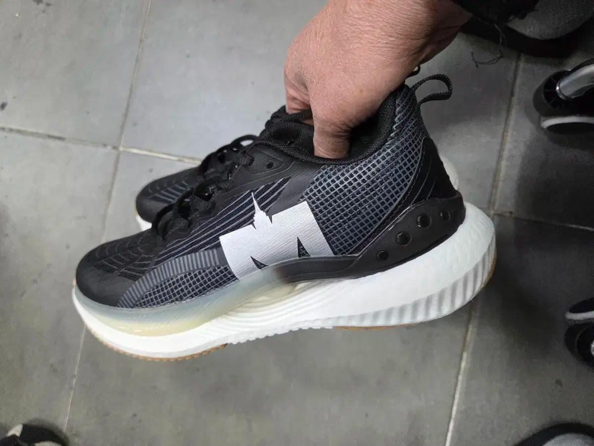 멕시오 운동화 블랙 여성 스니커즈235