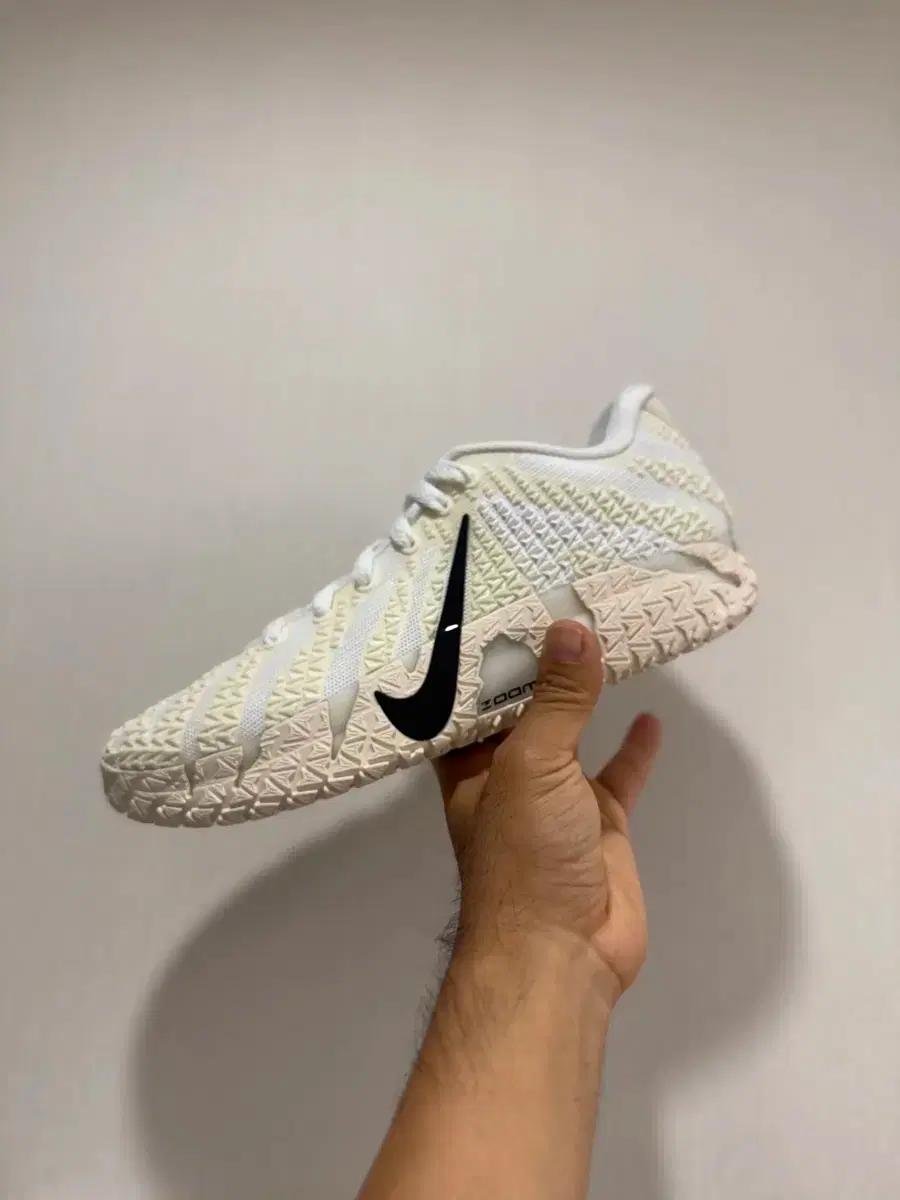 나이키 자3 코코넛밀크 250사이즈 새제품 펀매합니다.