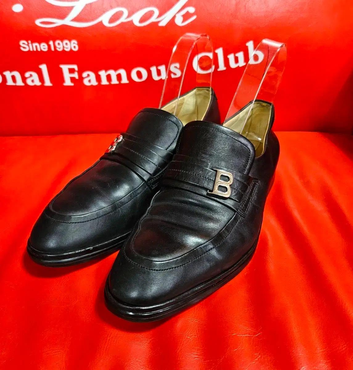 발리(BALLY) 시그니쳐 B 스틸 로고 페니로퍼 US7EEE size
