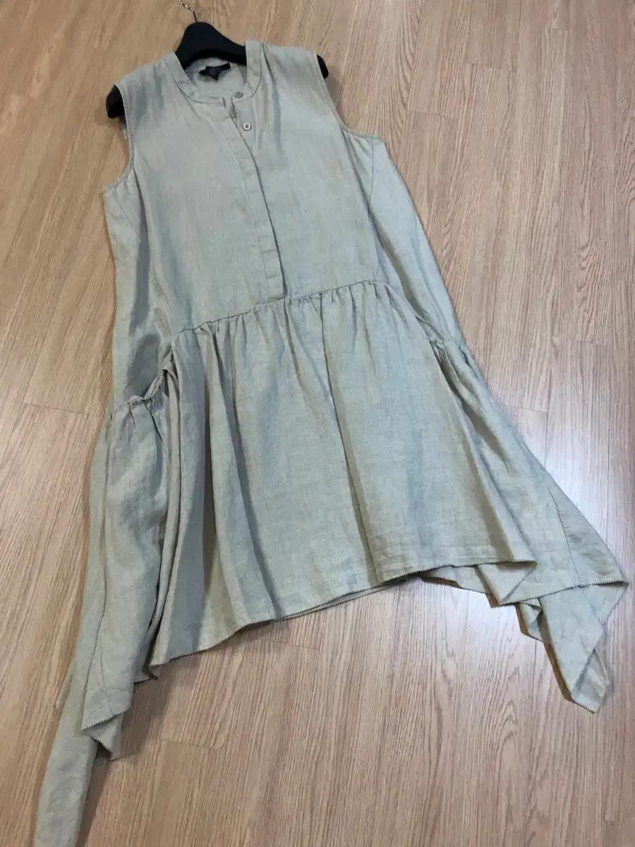 DKNY 린넨100 민소매 나시 언발란스 에이프런 슬리브리스 원피스