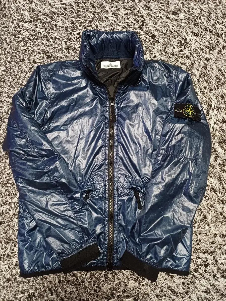 스톤아일랜드 퍼텍스 퀸덤 Y 프리마로프트 경량패딩!남자M사이즈95!최상급