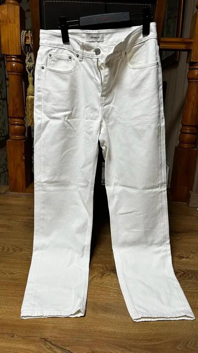 LAB TWELVE 스트레이트핏 화이트 데님 29