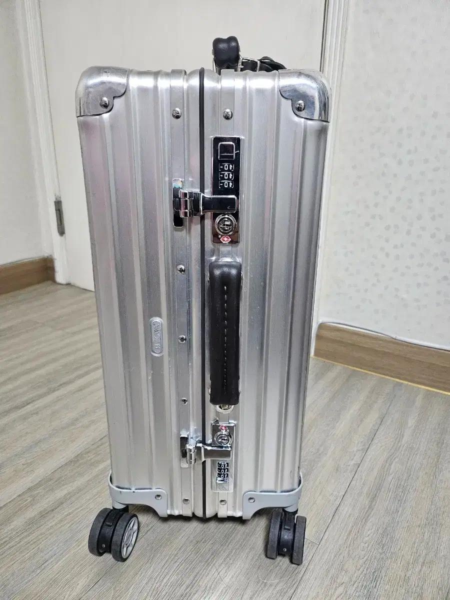 리모와 클래식 케빈S 캐리어